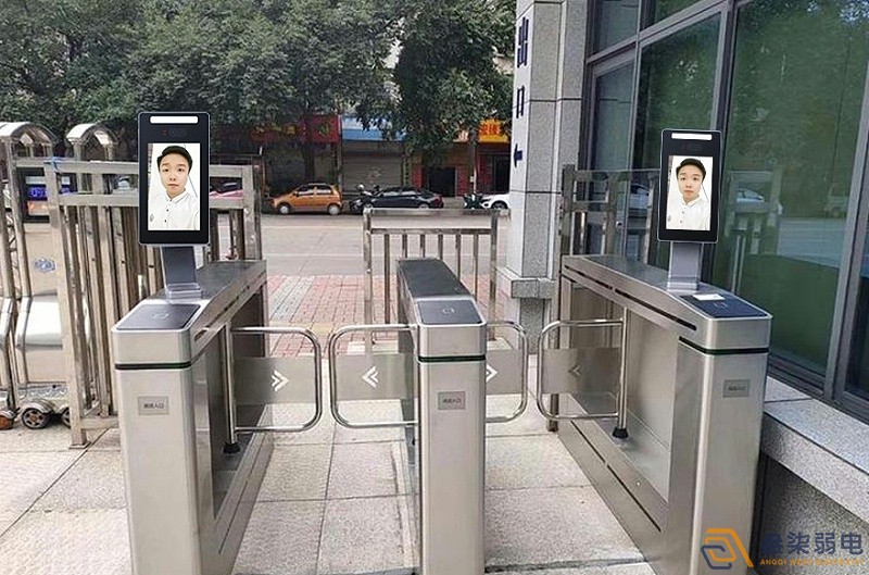 人臉識別門禁是怎么識別人臉圖像的呢？