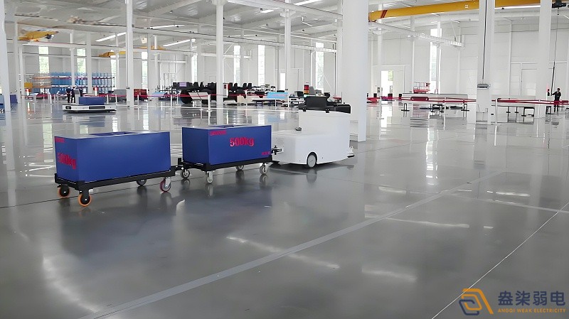 agv系統叉車式的和拖車式的有什么區(qū)別？