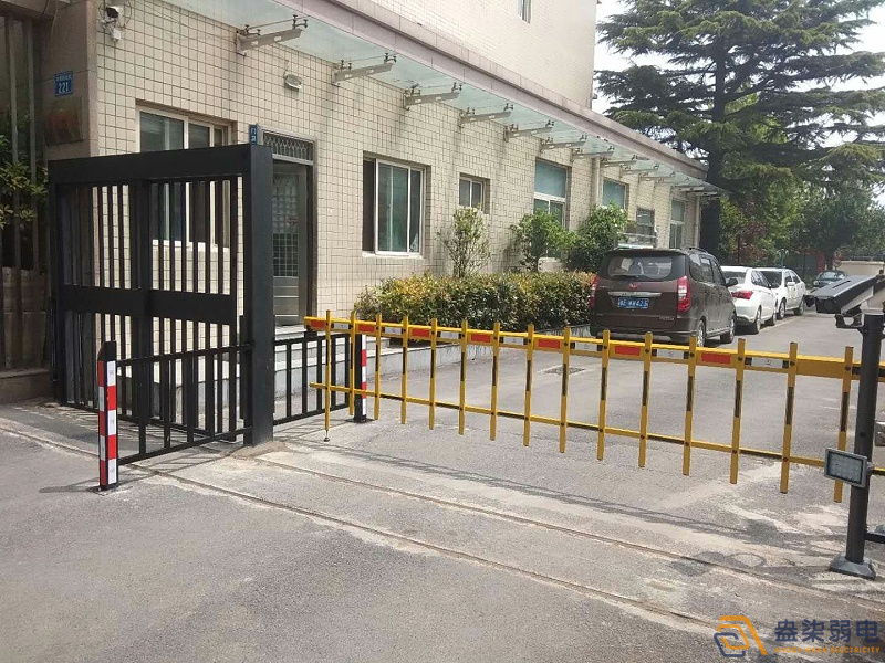智能門禁道閘，科學守護企業(yè)安全